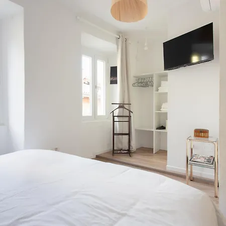 Apartment Levoasi 6 - And Mountains Escape